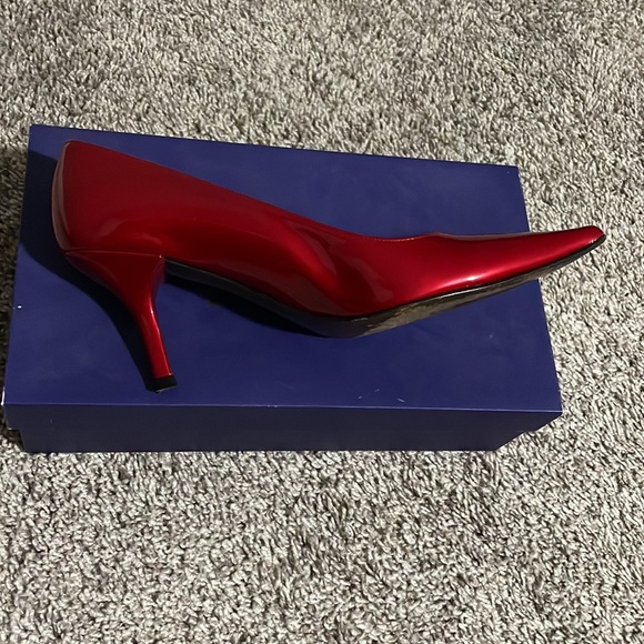 Stuart Weitzman Pump 🍎✨ - Picture 9 of 11